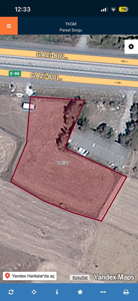 Uşak Merkeze bağlı Çarıkköy de 145-21 3.289,65 M. Satılık tarla + arsa