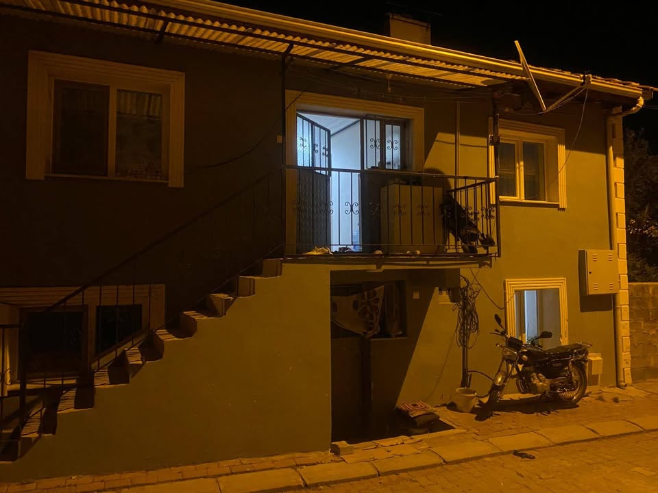 Uşak Aybey Mahallesi Satılık 2 katlı Müstakil Ev