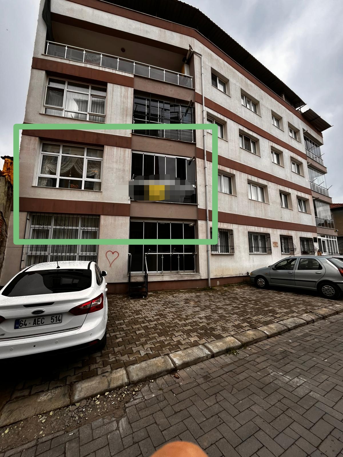 UŞAK MERKEZ AYBEY MAH. ARA KAT SATILIK 3+1 100M. DAİRE