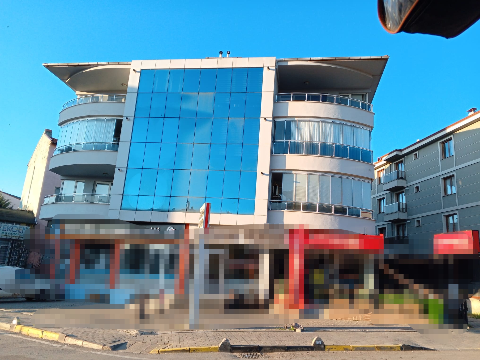 UŞAK MERKEZ KEMALÖZ MAH. 3+1 172M. SATILIK DAİRE