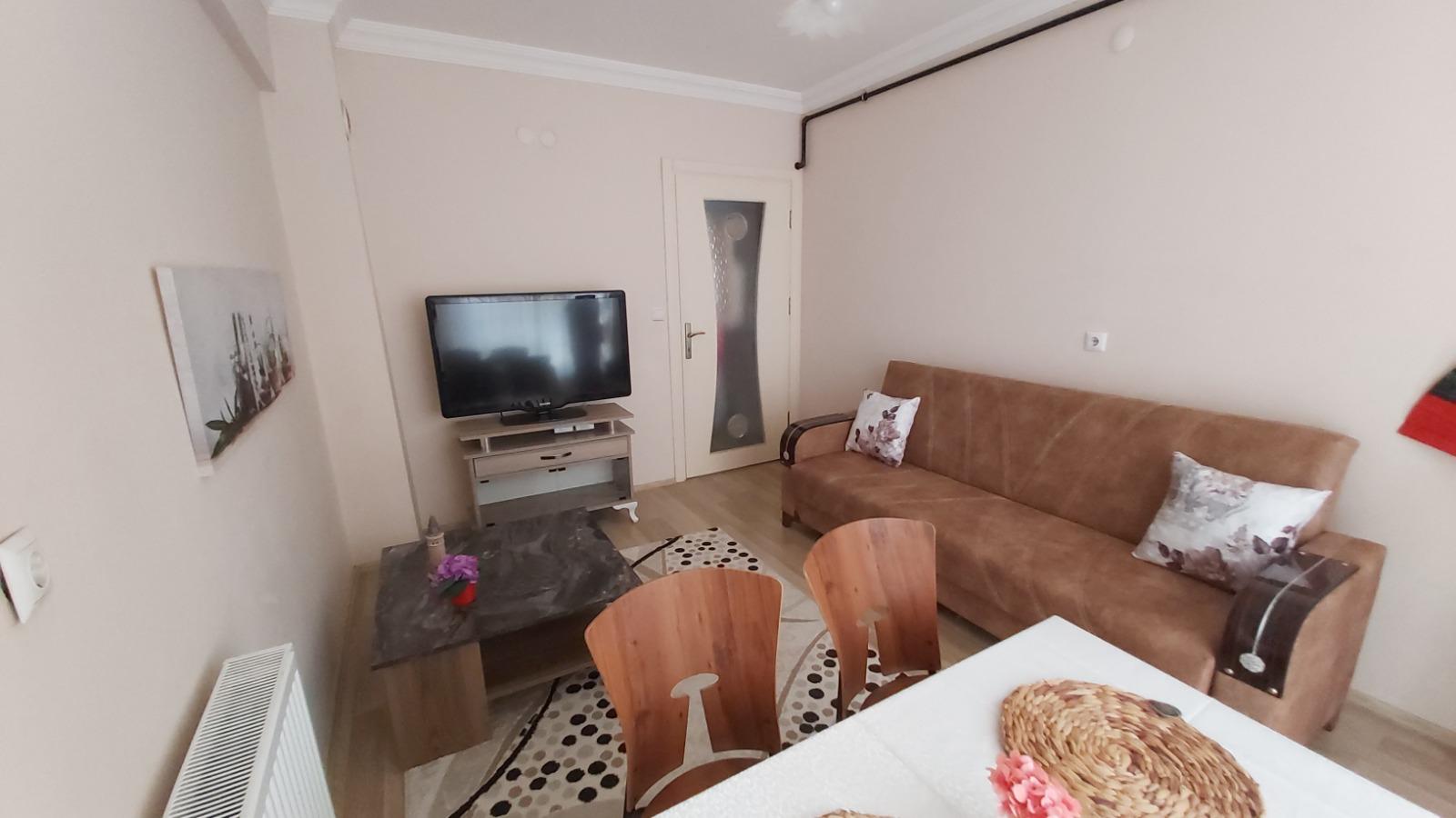 UŞAK MERKEZ ÜNALAN MAH. 55M. 3+0 EŞYALI SATILIK DAİRE