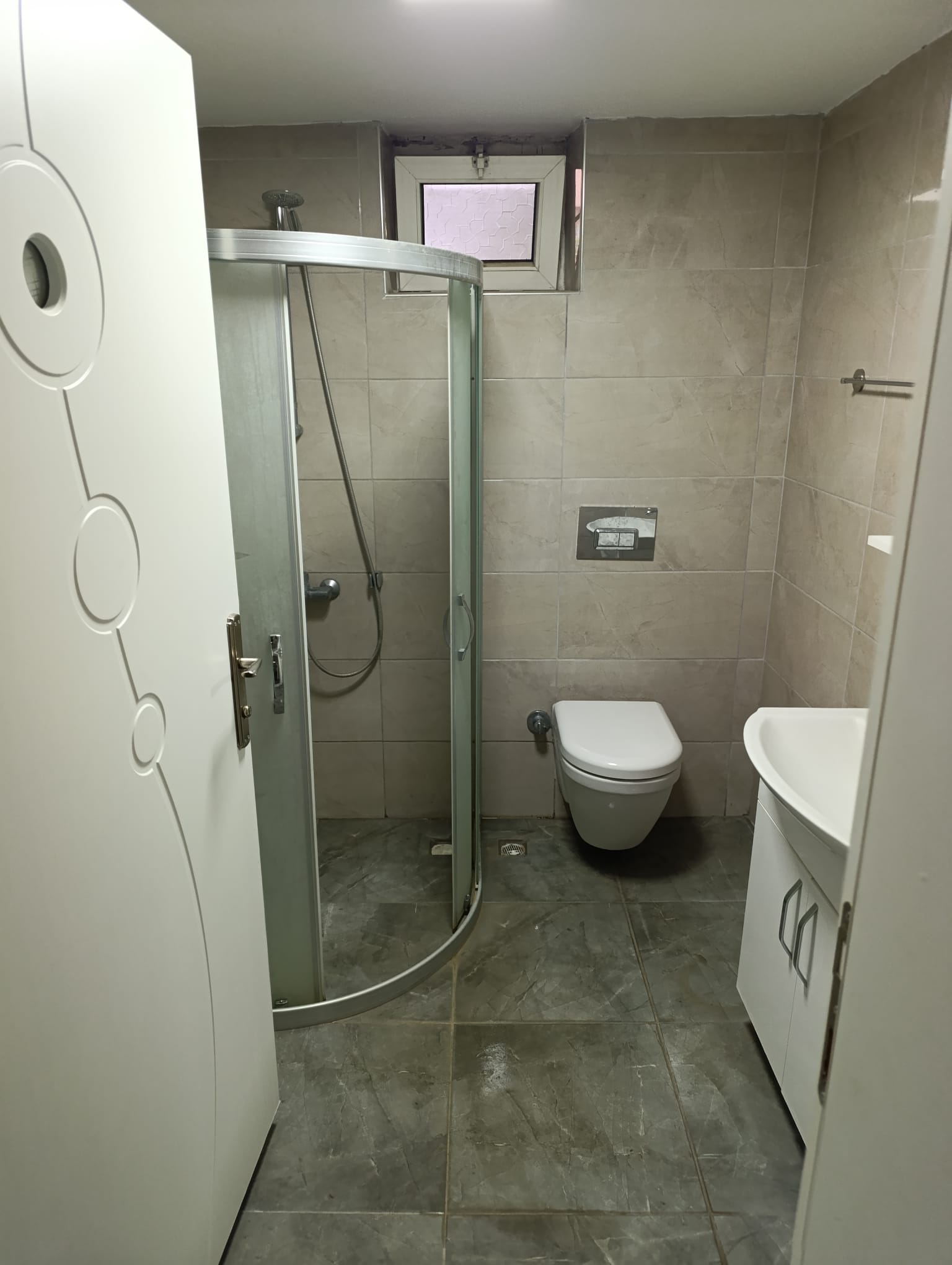 KEMALÖZ MAHALLESİNDE ATAPARK CİVARI KİRALIK 2+1, 135 METRE DAİRE