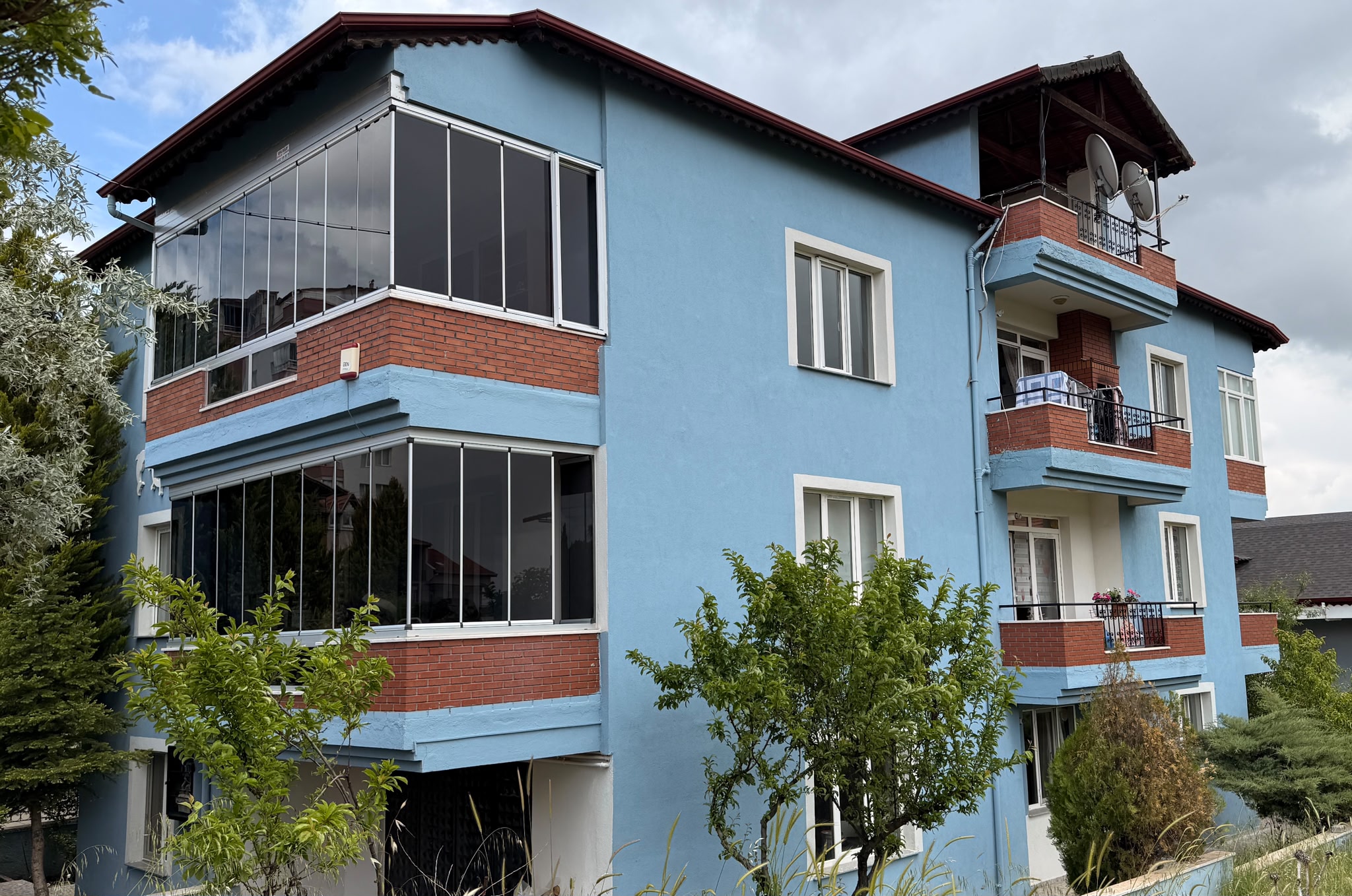 CUMHURİYET MAHALLESİNDE 3+1,170 METRE KİRALIK DAİRE