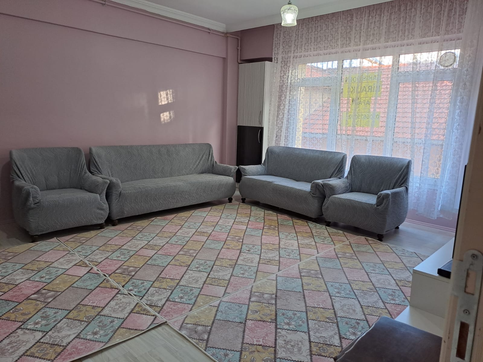 ÜNALAN MAHALLESİ BARBAROS CADDESİ ÜZERİNDE KİRALIK 1+1 EŞYALI APART