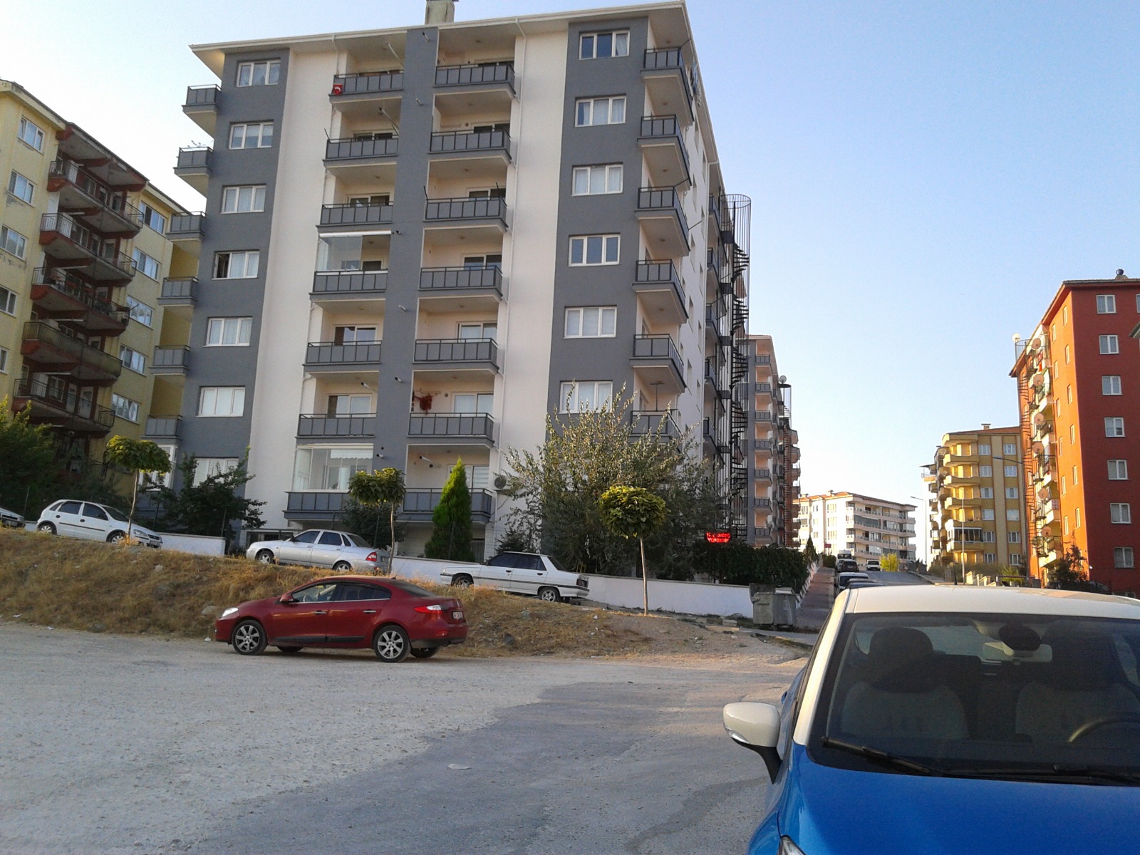 KEMALÖZ MAHALLESİ TARIMCILAR SİTESİNDE 3+1 KİRALIK DAİRE