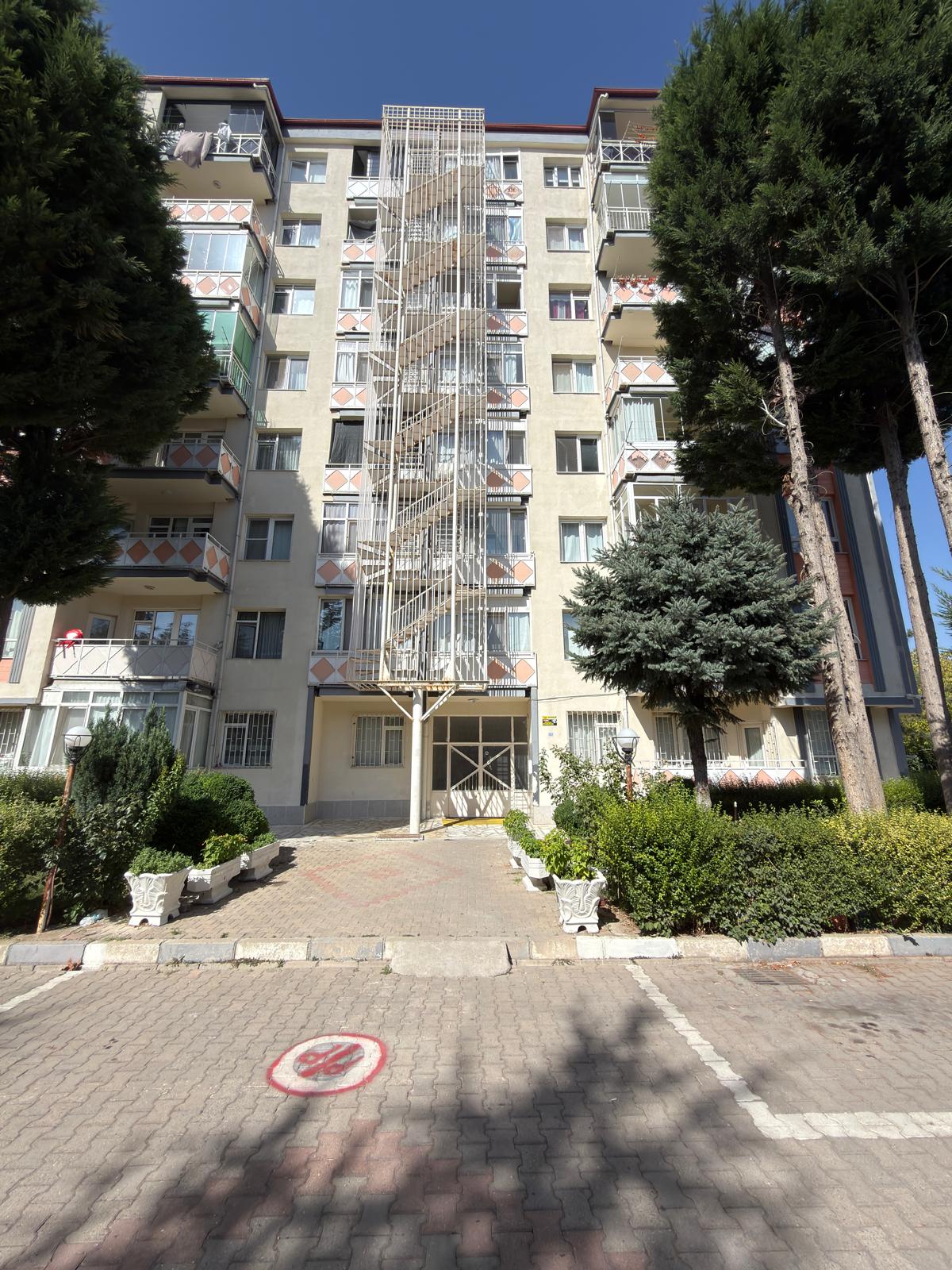 FATİH MAHALLESİNDE 3+1 140 METRE SATILIK DAİRE