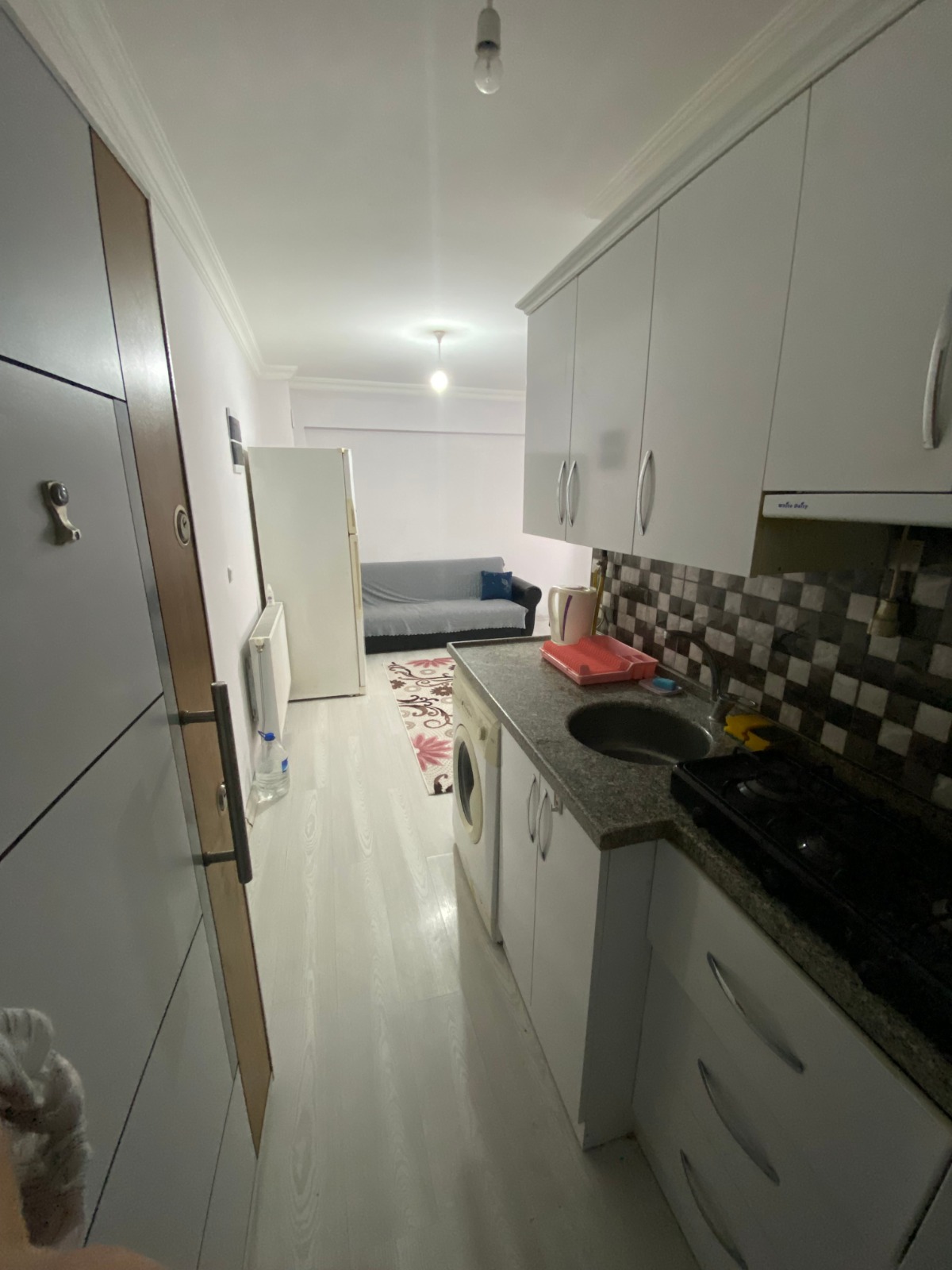 ÜNALAN MAHALLESİNDE 1+1 60 METRE KİRALIK APART